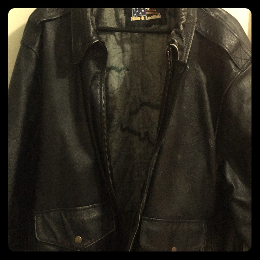 Men’s leather bomber jacket